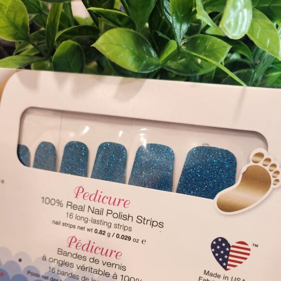 Retired Color Street- Pedicure - Picture 1 of 3